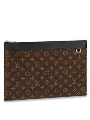 LV Pochette Discovery GM