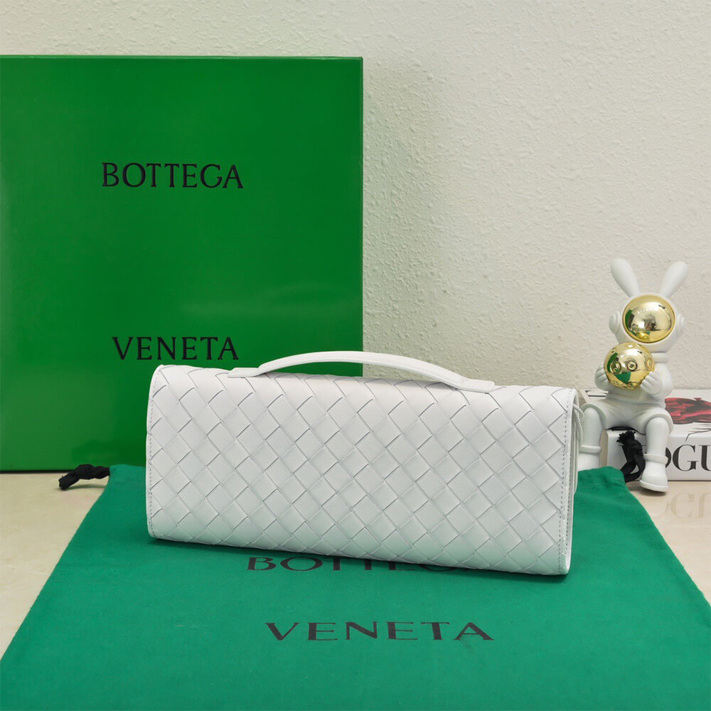 White Bottega Veneta Andiamo Clutch (HIGH-END GRADE) - Image 3