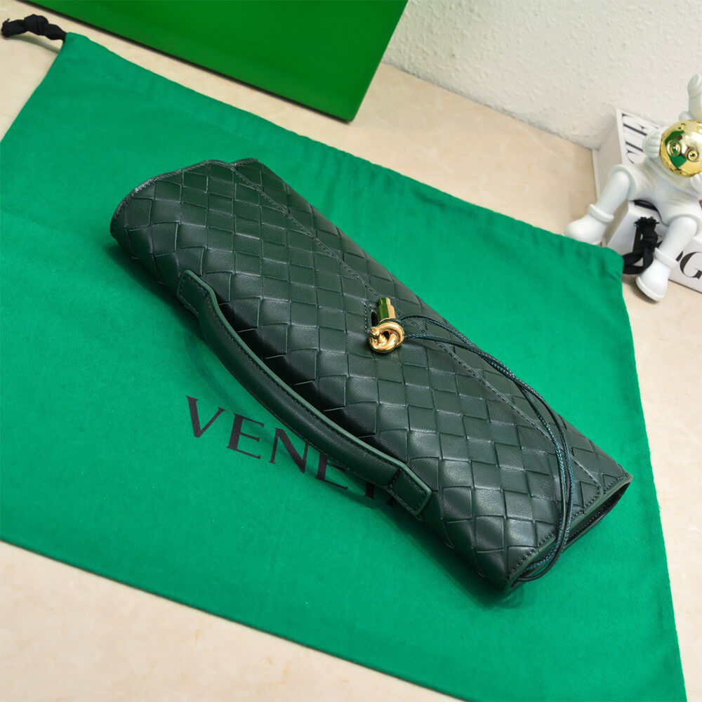 Bottega Veneta Andiamo Clutch (HIGH-END GRADE) - Image 4