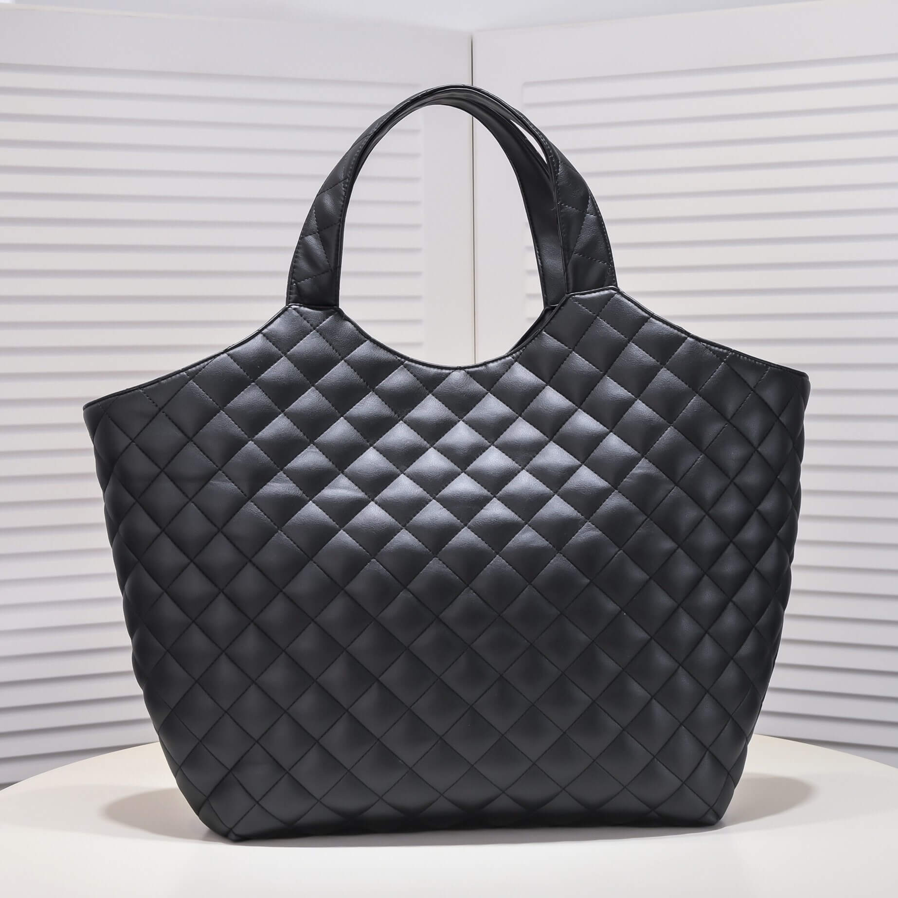 YSL Icare quilted lambskin oversized shopping bag (High-end grade) - Image 4