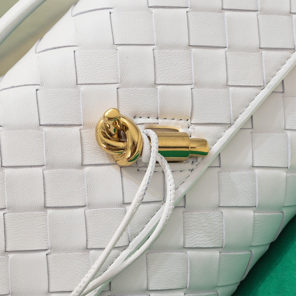 White Bottega Veneta Andiamo Clutch (HIGH-END GRADE) - Image 6