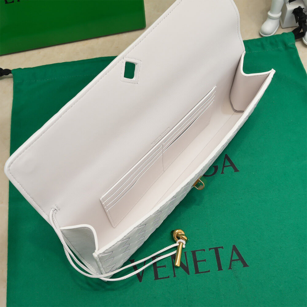 White Bottega Veneta Andiamo Clutch (HIGH-END GRADE) - Image 8